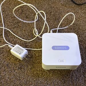 Sonos White Wireless Bridge 1st Generation for speakers